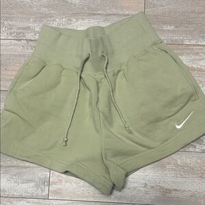 Nike Women's Phoenix High Wasted Athletic Shorts. Size XS. NWOT